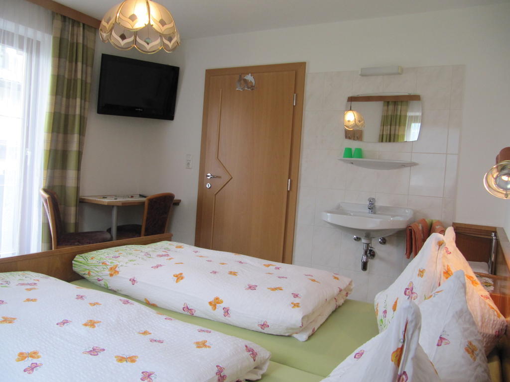 Gaestehaus Luxner * Strass im Zillertal
